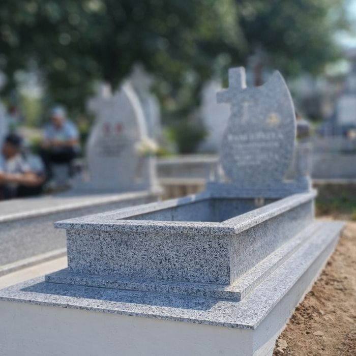 Monumente funerare din granit