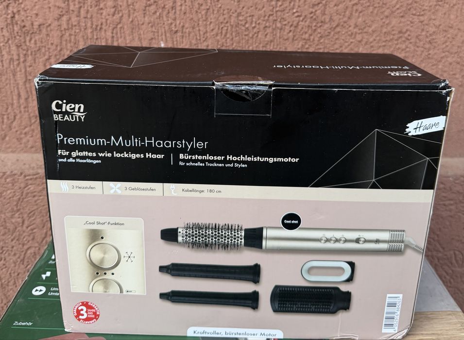 Vând Perie electrică/Ondulator pentru păr multifunctional Nou sigilat