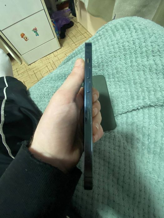 Продам айфон 12 про