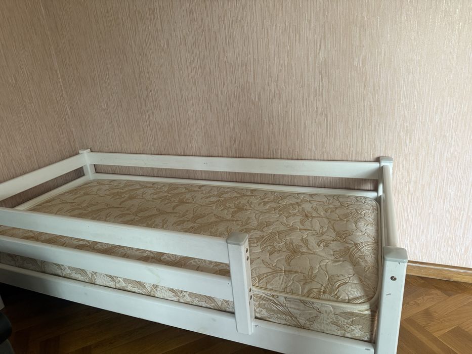 Двухярусная кровать