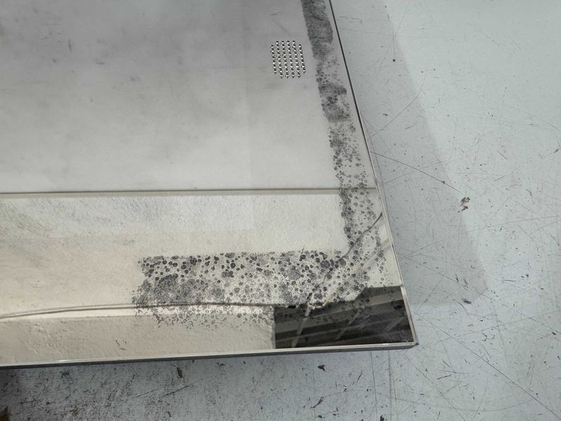 Телевизор за баня - Waterproof lcd tv / TWD1901M