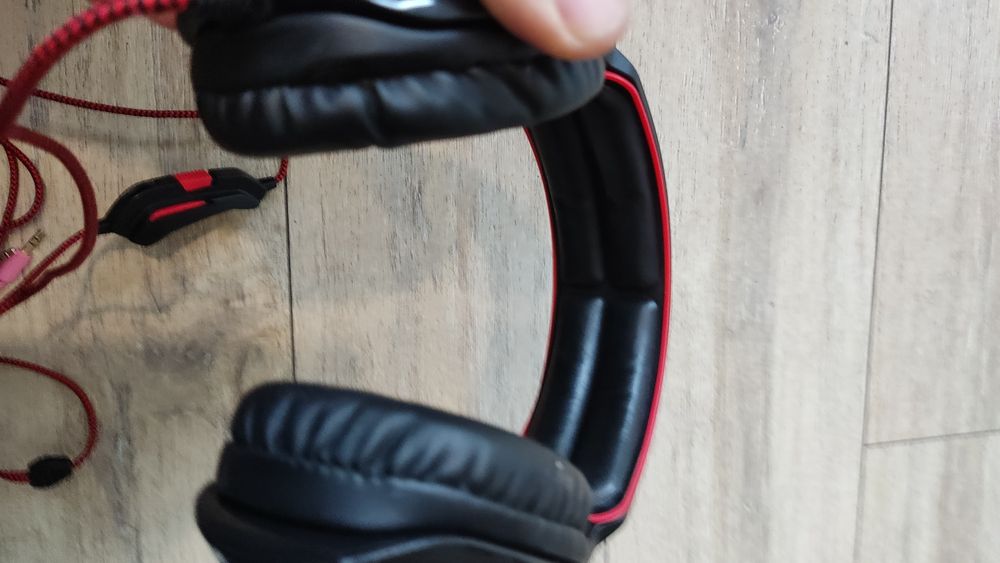 Продавам три геймърски слушалки