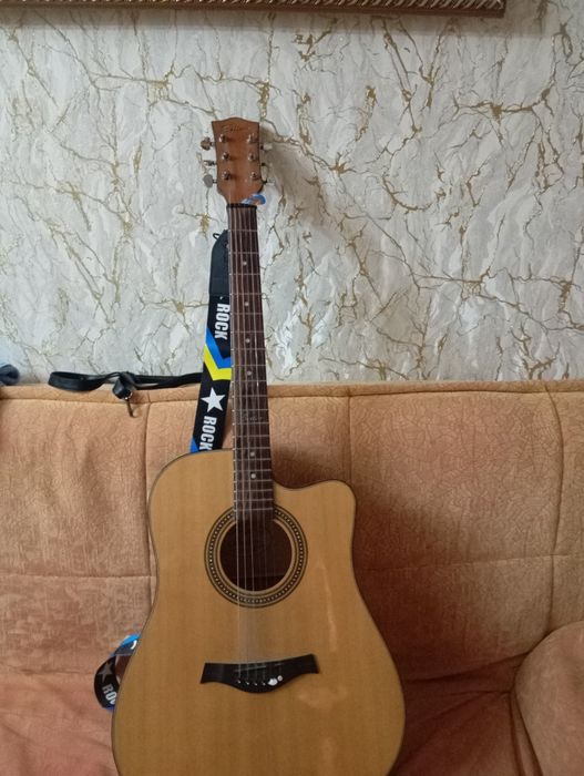 Продам гитару Better