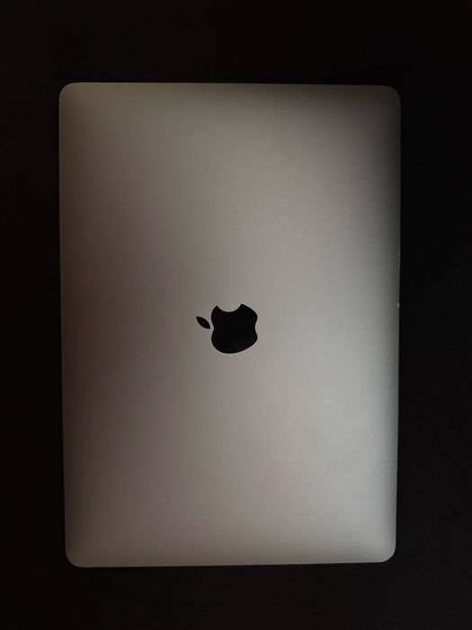 MacBook Air M1 2021 8GB/256GB | Funcționează impecabil