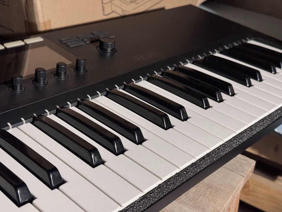 Native Instruments Komplete Kontrol S61 MK2 Миди клавиатура