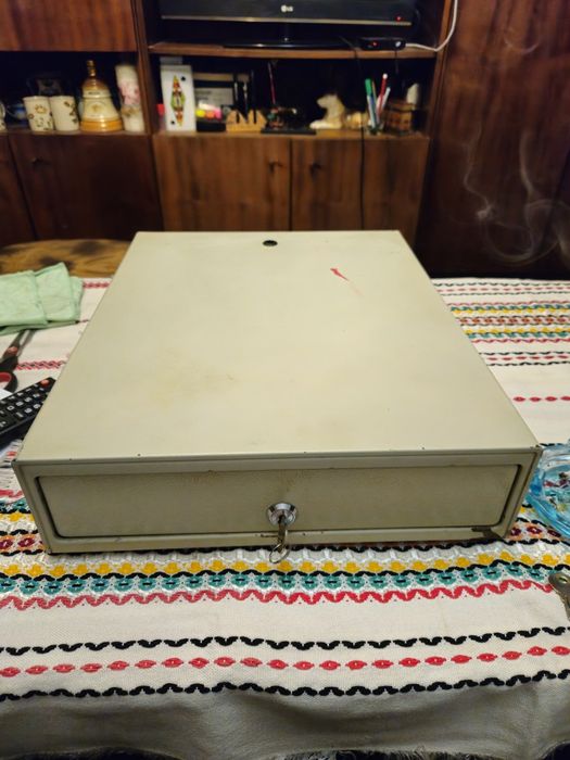 Сейф метална каса