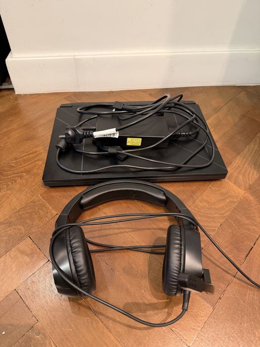 Acer Nitro 5 AN515-46 + Acer Gaming Headset