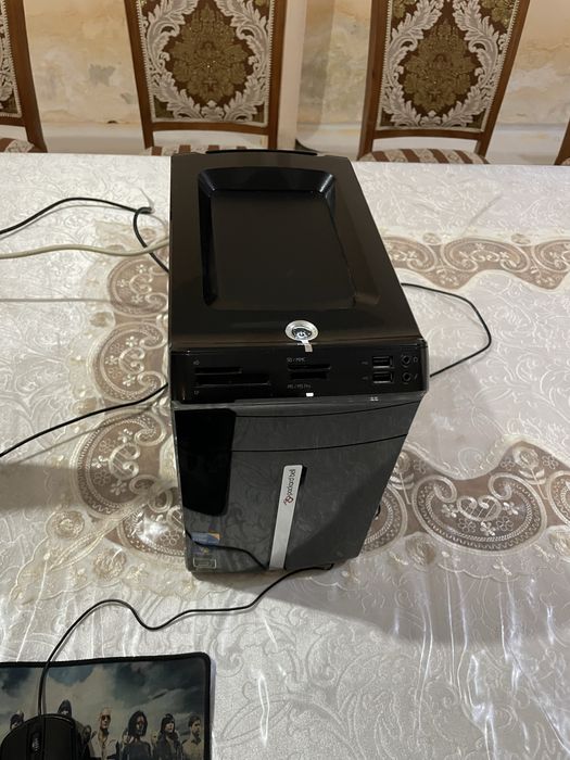 офисний компютер Packard bell