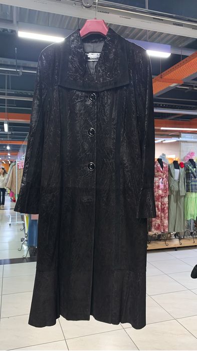 Куртки, плащи, дубленки