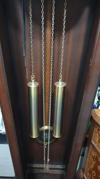 Немски паркетен часовник  " Urgos "