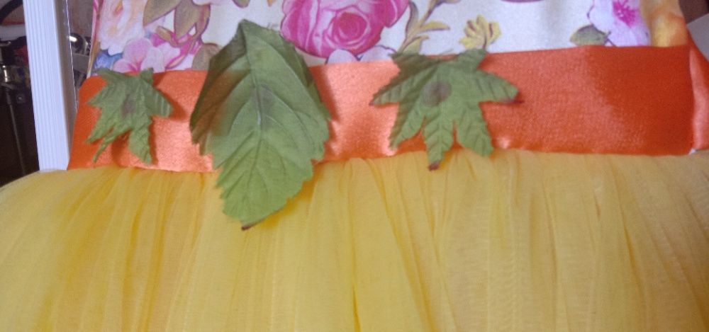 Платье для девочки на 5-7 лет