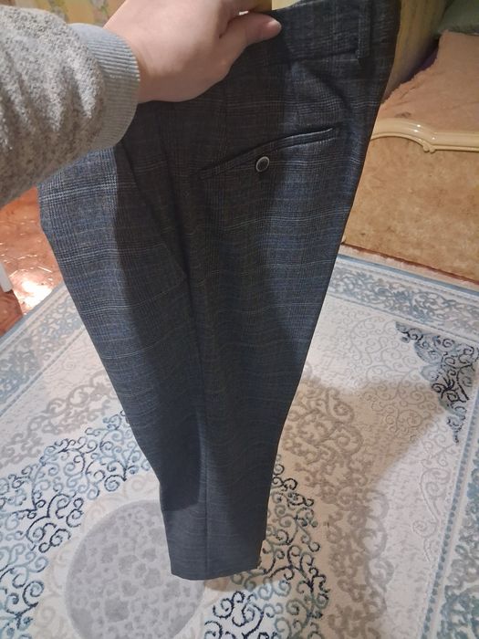 Продам костюм тройка с галстуком