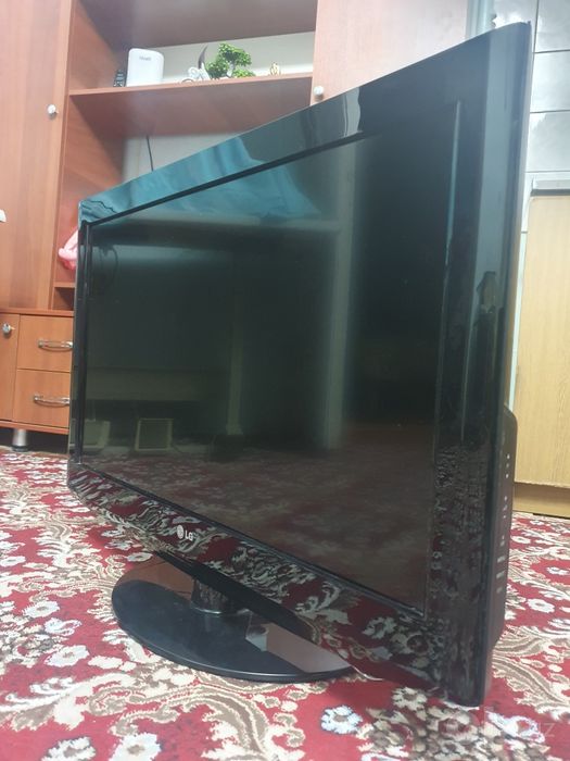 LG телевизор 32LD320
