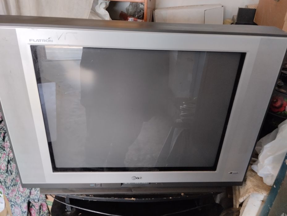 Телевизор LG 71 диагональ