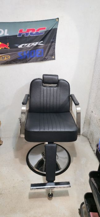 Бръснарски стол.