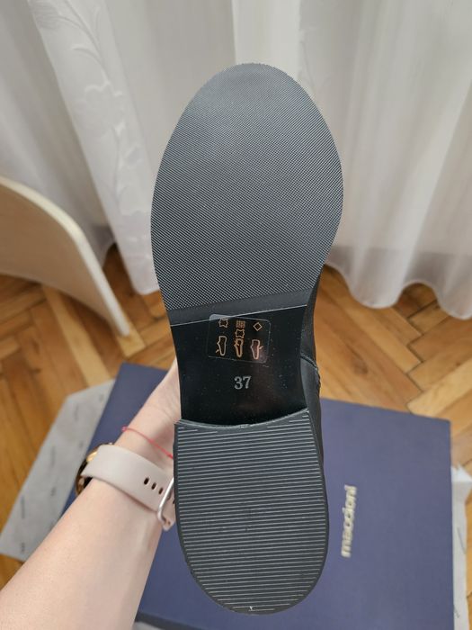 Cizme Maccioni, marimea 37, culoare maro si negru.