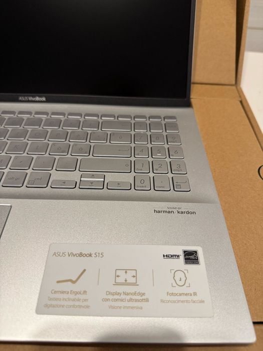 Laptop i7 Asus Vivobook S15 (S531F) (impecabil)