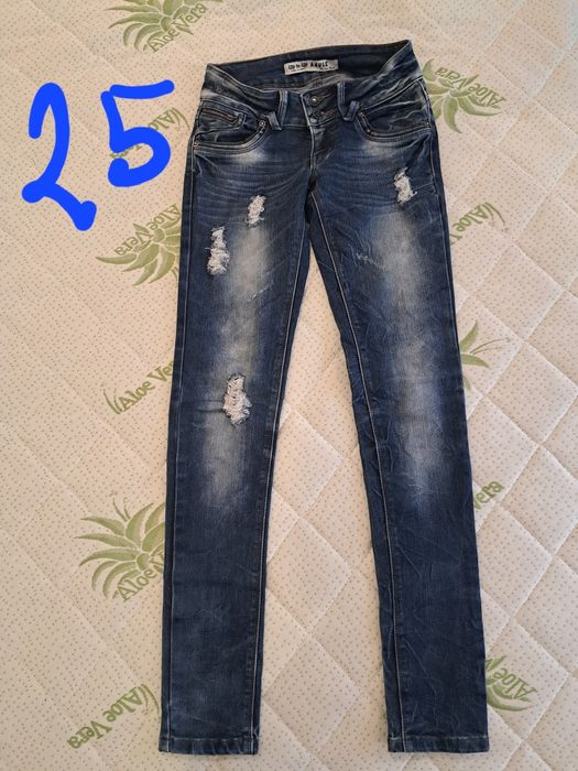 Запазени дамски дънки