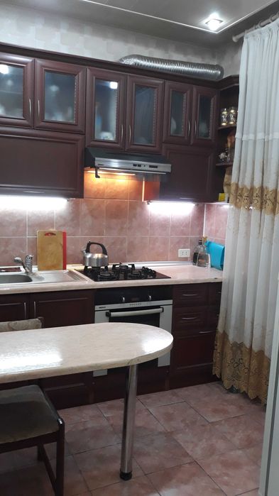 Продается  4-х комнатная  квартира 11 к-л , Учтепинского  района.