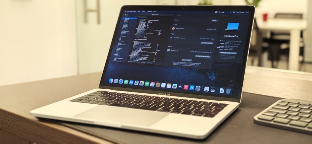 MacBook Pro 13” 2017 Silver – i5 / 8GB / 256GB SSD – Încărcător