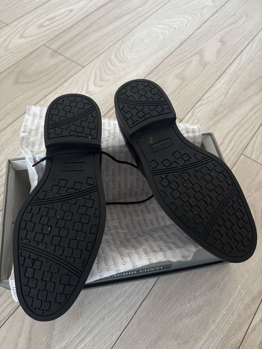 Vand pantofi noi Claudio Conti