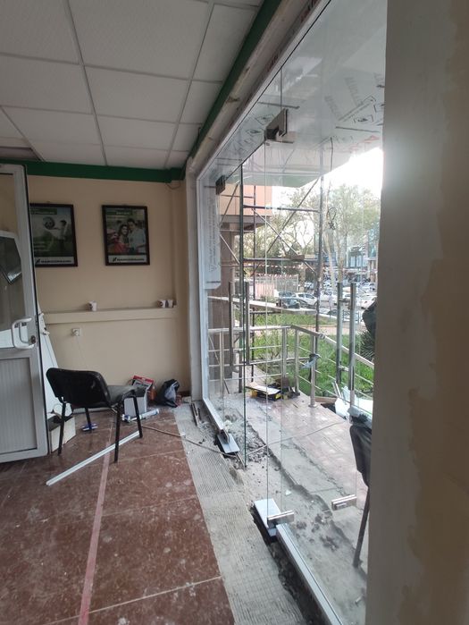 Изготовление стеклянные двери, витражи душевые кабинки и другие