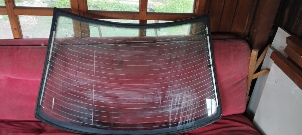 Заднее стекло на ауди а4