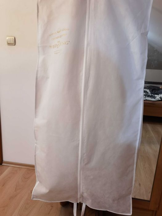 Булчинска рокля с етикет