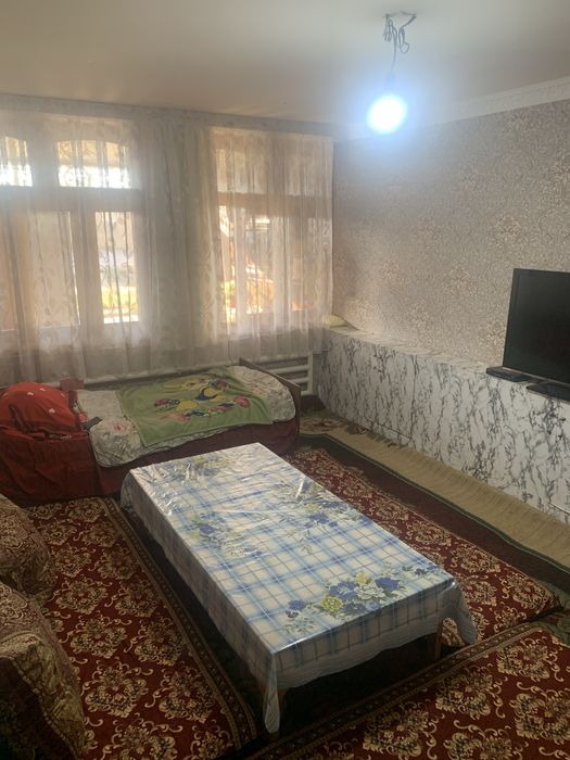 Uy sotiladi 2 xonali 3 xona qilingan Qo’shimchalari bor