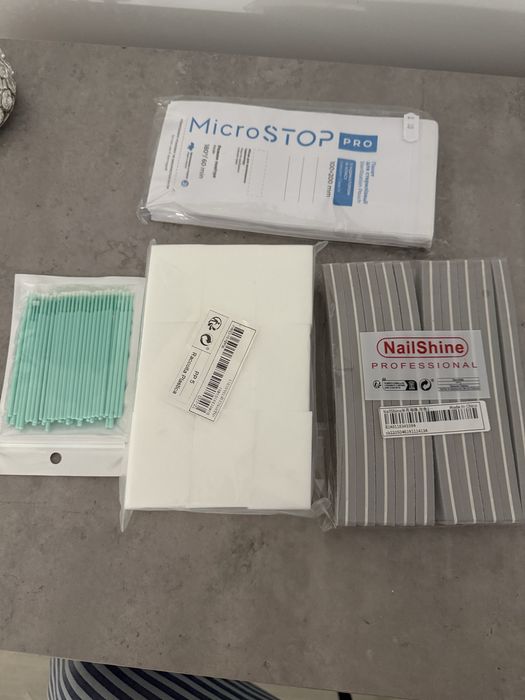 Necesar si accesorii unghii