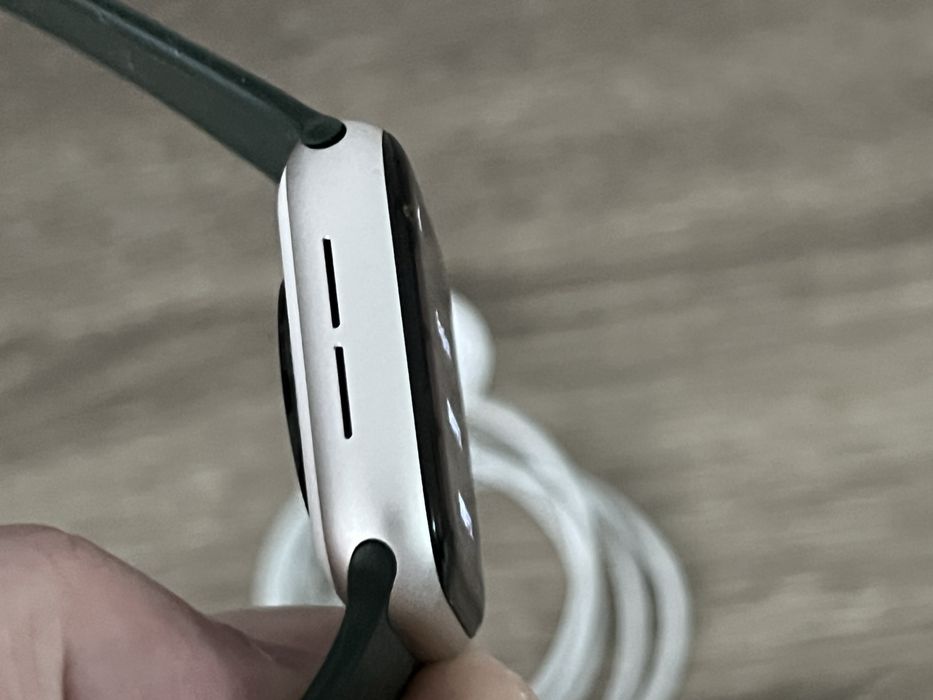 Amanet Royal CB : Apple Watch SE cu incarcator