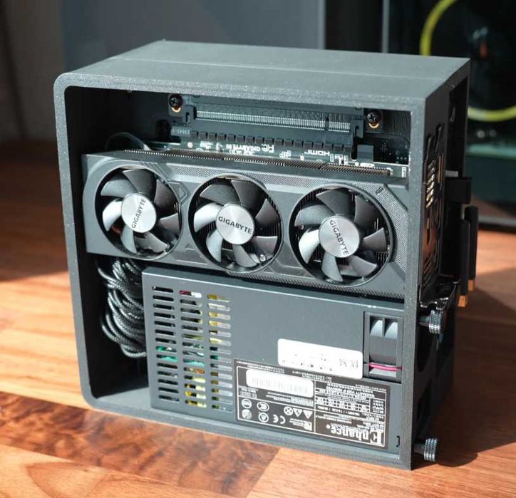 Carcasa PC ITX 3.7L - RTX 4060 Low Profile