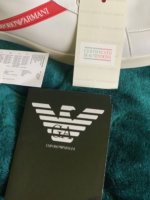 Adidasi Emporio Armani noi, doar probati, albi cu dungi rosii