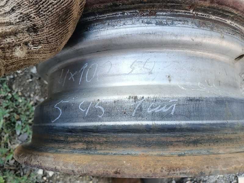 Продам оригинальный металлический диск на Toyota