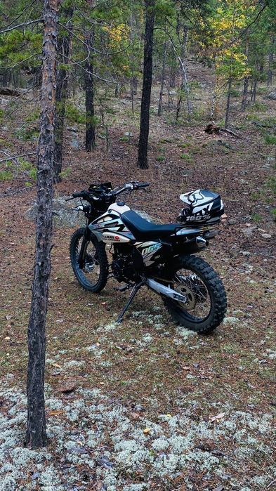 Продам мотоцикл эндуро 250