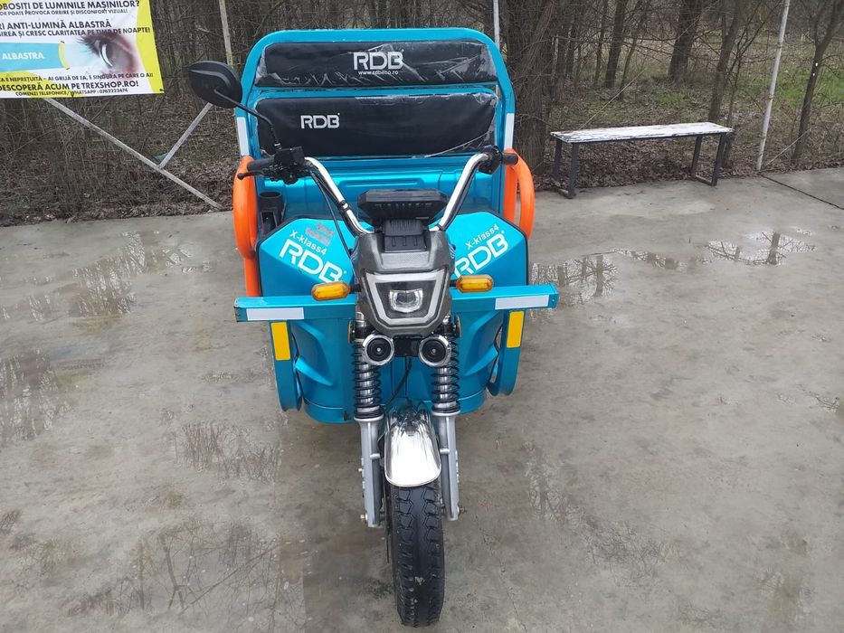 Vând triciclu RDB x clas 4