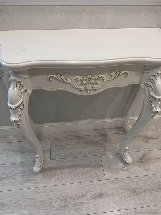 Продам консольный столик 45000