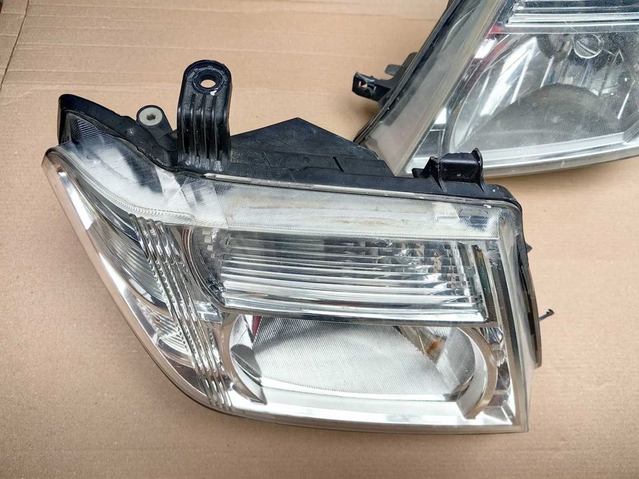 Фар за Nissan Pathfinder / Navara / Фарове Нисан Патфайндър / Навара