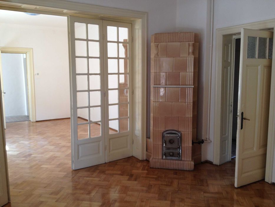 Ofer spre inchiriere apartament 3 cam in vila Domenii Casin