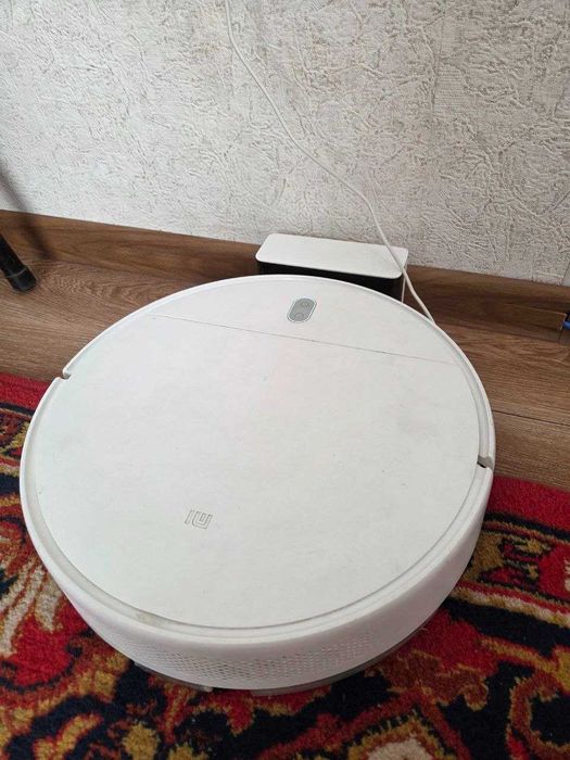 Робот пылесос Xiaomi MI Robot Vacuum-Mop Essential