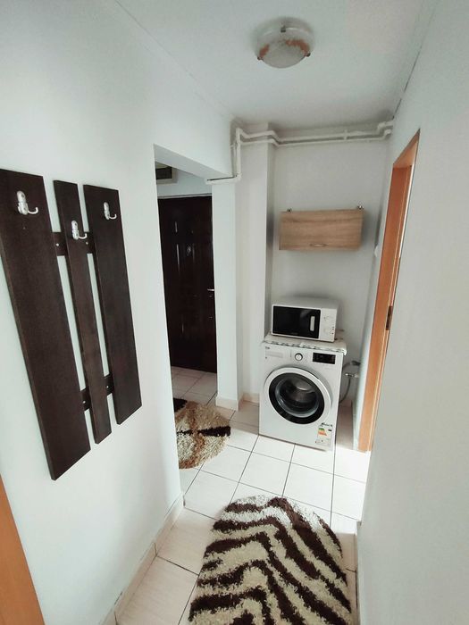 Închiriez apartament cu doua camere Gaesti (2 camere)
