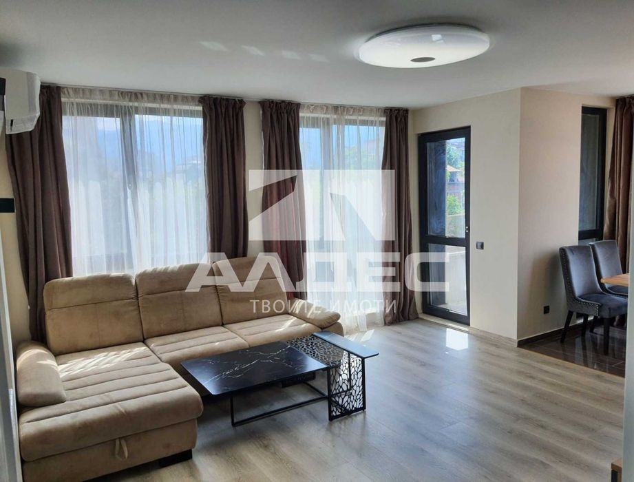 Дава се под наем Тристаен апартамент в София, Изток - 120 кв.м за 1196.97 € - Снимка #2