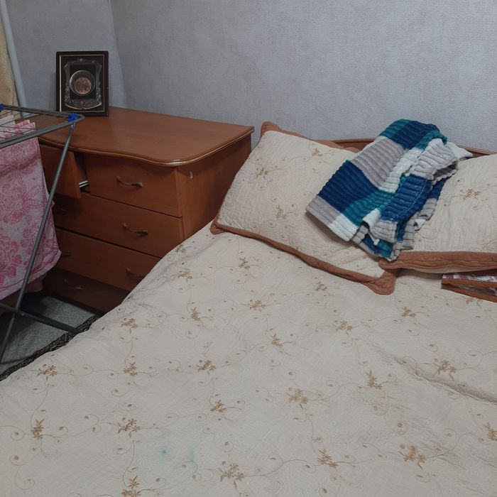 Продаётся спальный гарнитур