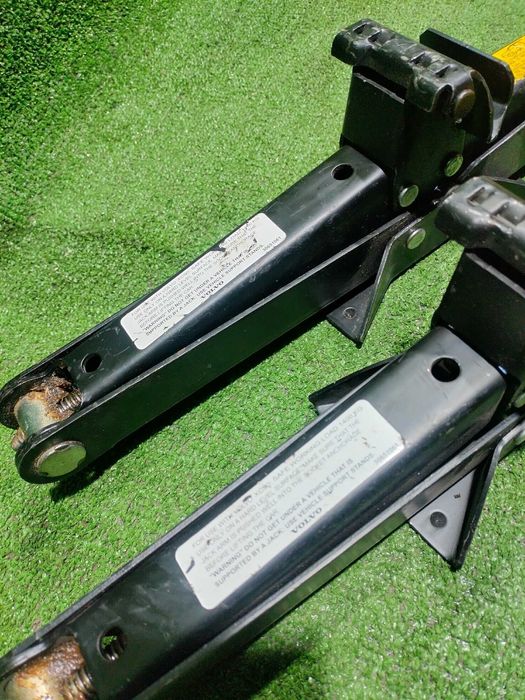 Продам Оригинальный домкрат на Volvo XC90