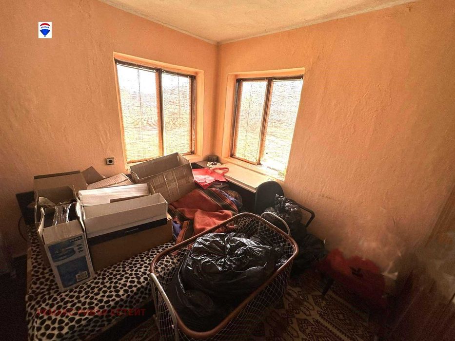 Селска къща за продажба в с. Иваново