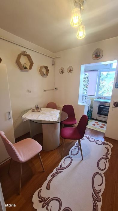 Apartament cu 2 camere de vânzare în Curtea de Argeș.