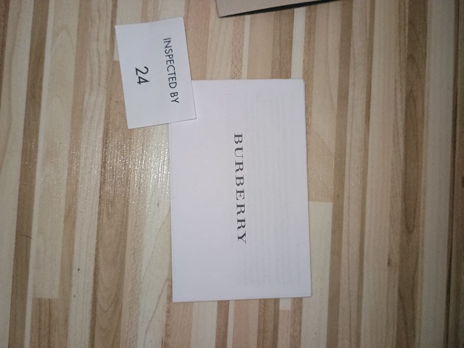 geanta Burberry noua