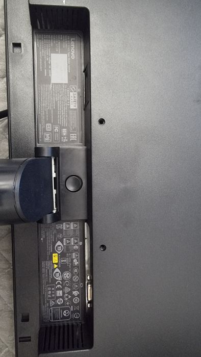 Монитор Lenovo б/у