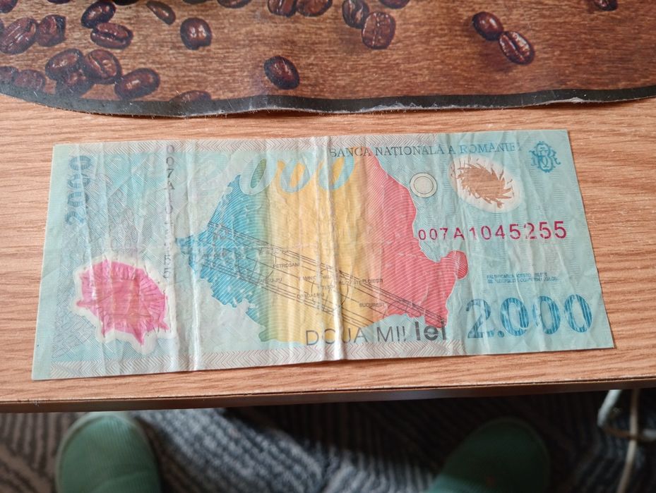Vând bancnotă de 2000 lei din 1999 cu eclipsa de soare .Preț 4000 Ron