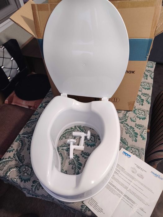 Тоалетна надстройка с капак